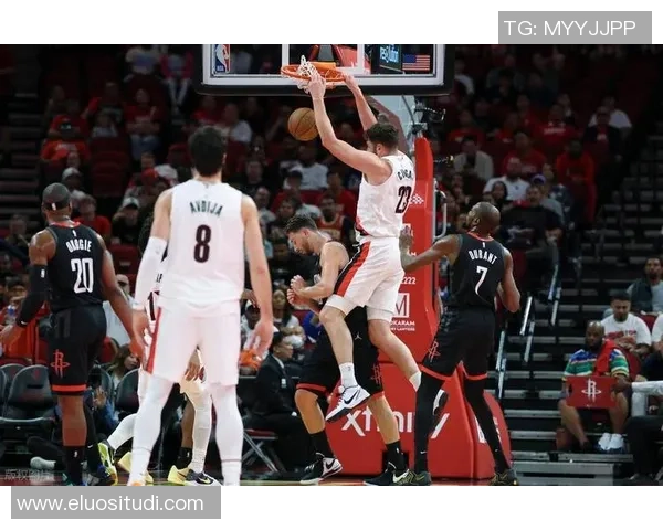 2005年NBA季后赛火箭队与开拓者队激战回顾与精彩瞬间分析